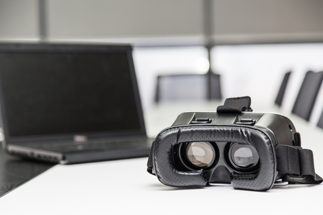 Vr.thumb_head