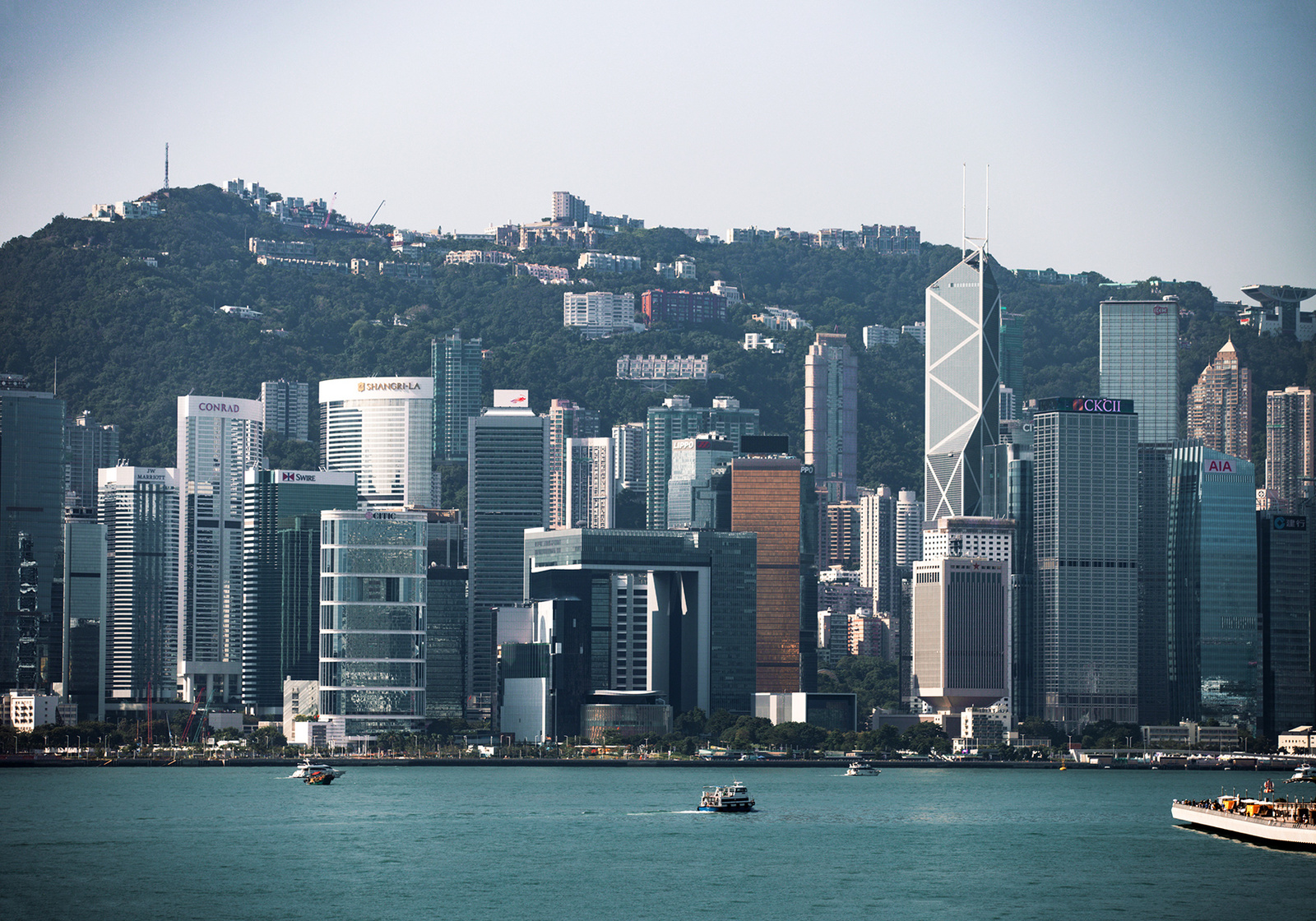 香港首个五年规划｜现有口岸在条件许可下亦考虑引入“合作查验、一次放行”的新型通关模式