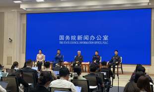 杨利伟谈航天员吃穿住行的变化：从即食食品到炸鸡翅，现在可以一星期不重样……
