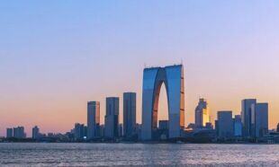城市24小时 | 准“五万亿”工业大市，划定新目标