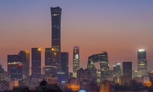 5万亿大市，“开抢”年轻人