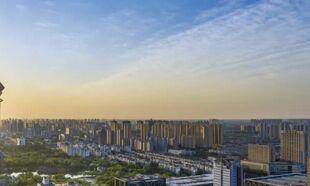 城市24小时 | 北方沿海省份，瞄准下一个“万亿之城”